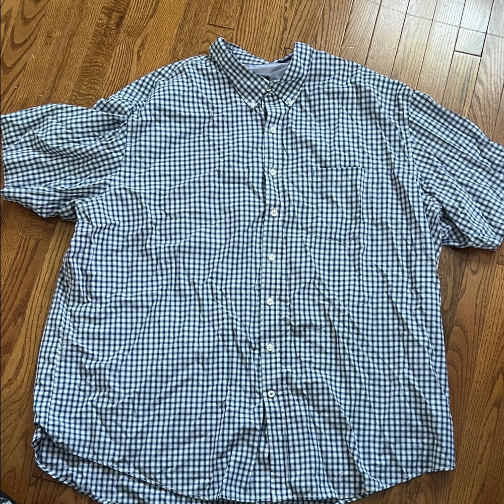 Izod Men's Black and White Plaid Button-Down Shirt